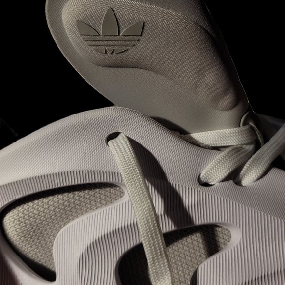 Men's Adidas AdiFOM Q Sneakers Adiplus Off White & Aluminum Size 9.5  - Open Box - Picture 13 of 16